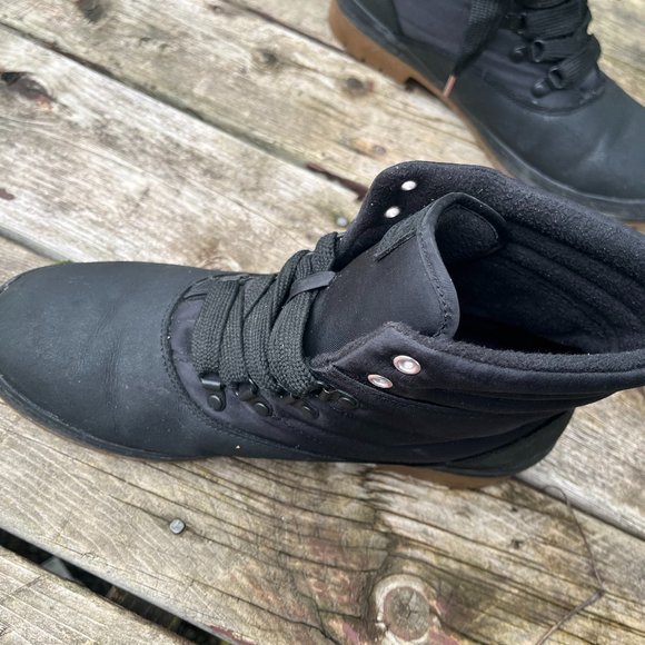 Keds Women’s Camp Black Water Resistant Boots SIZE 11 - Picture 2 of 3